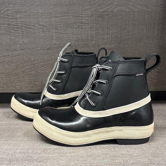 Womens Xtratuf 6" Legacy Lace Boots LLW6-000 (Black) - Size 7 - Picture 1 of 7